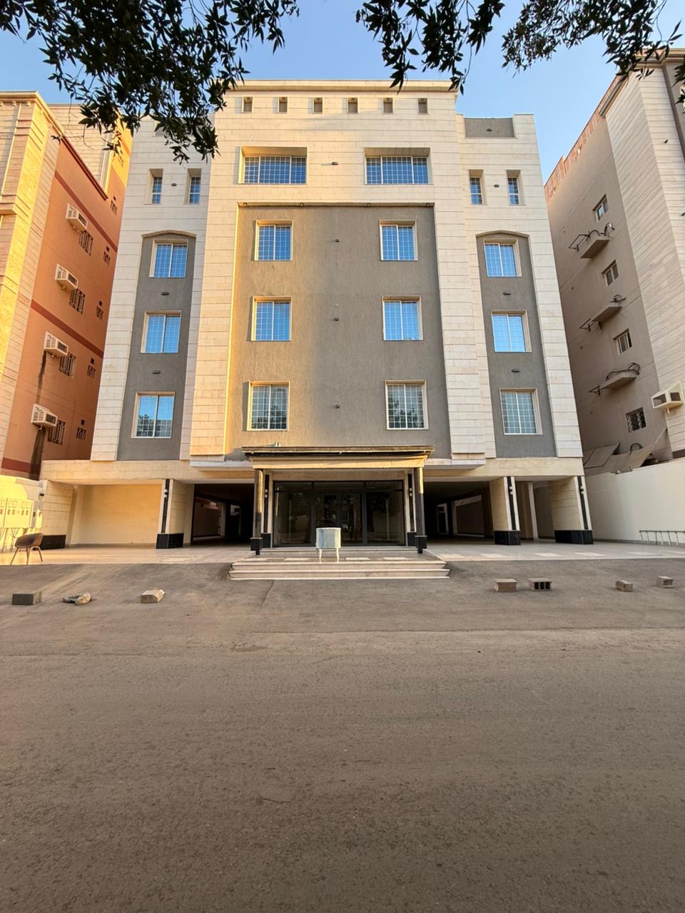 مشروع الثريا 44